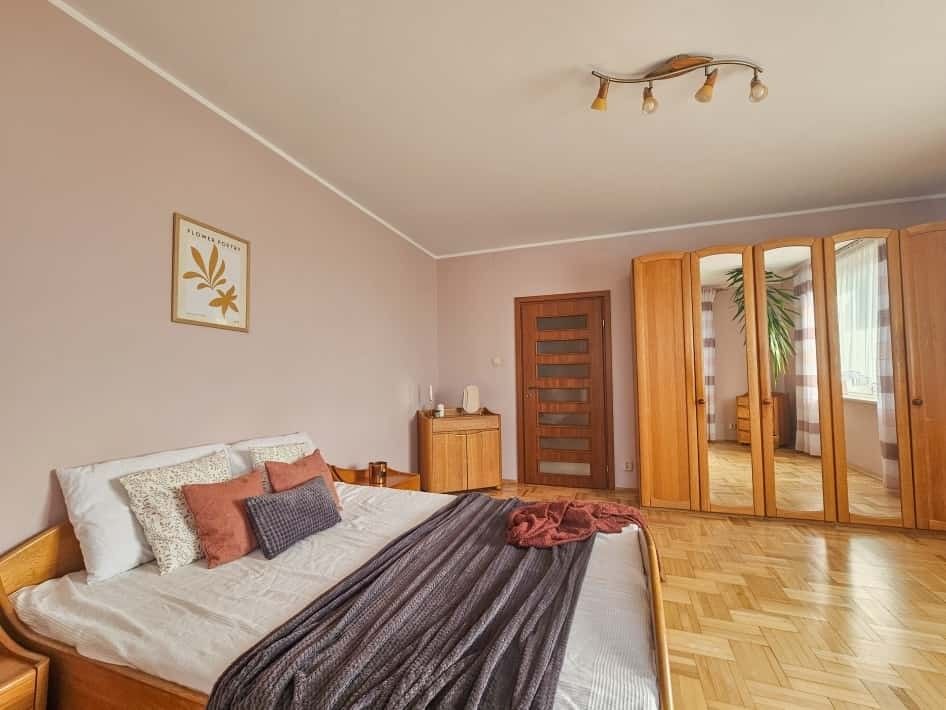 Dom 10 pokojowe na Sprzedaż