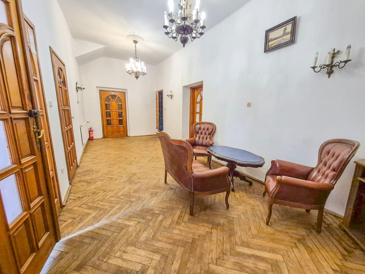 Lokal użytkowy  pokojowe na Sprzedaż