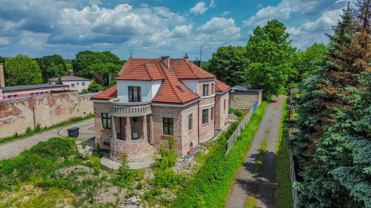 Lokal użytkowy  pokojowe na Sprzedaż
