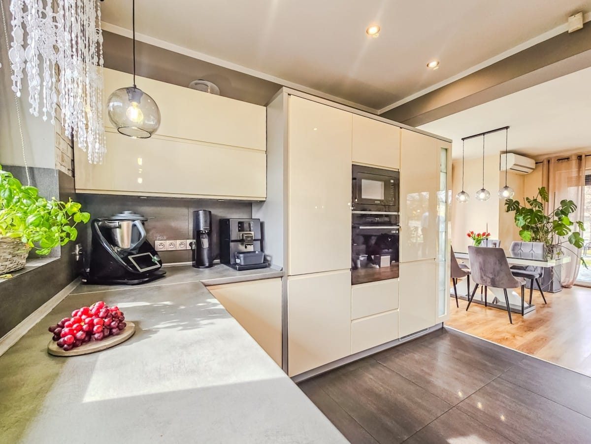 Dom  pokojowe na Sprzedaż