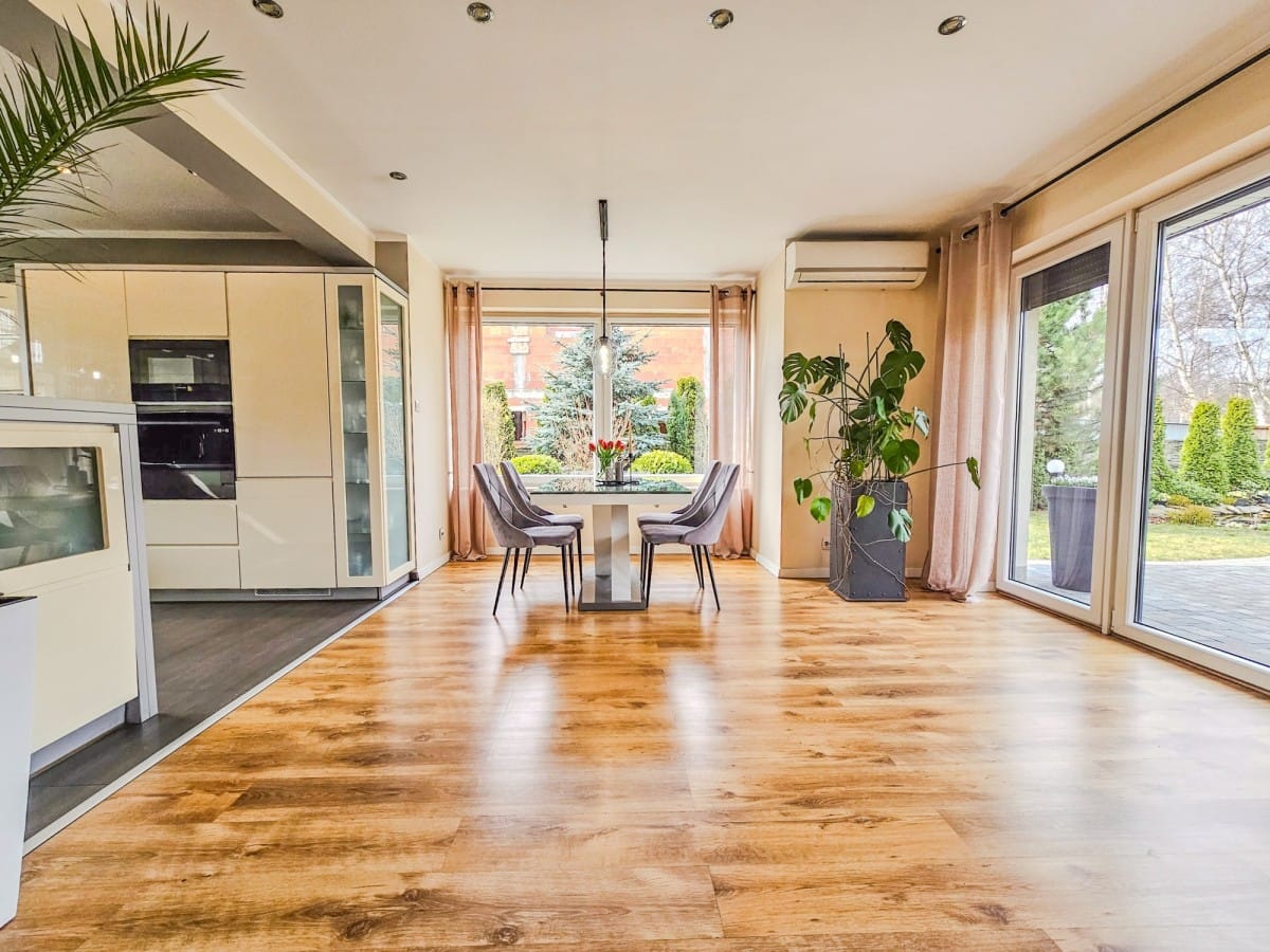 Dom  pokojowe na Sprzedaż