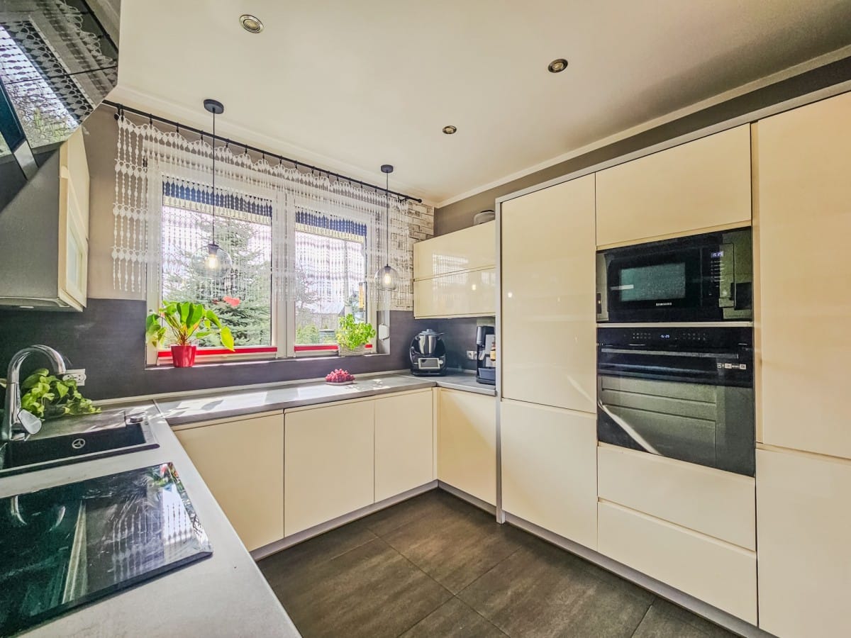 Dom  pokojowe na Sprzedaż