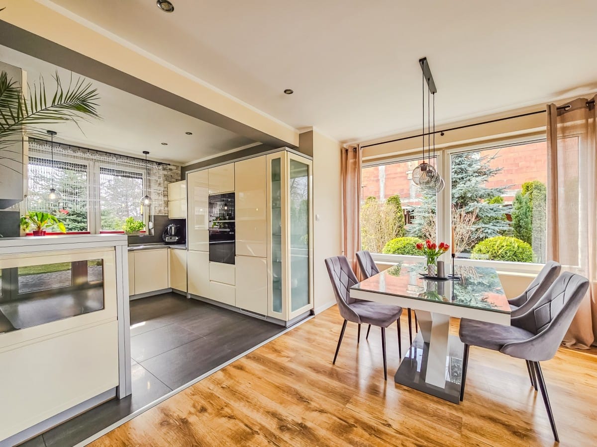 Dom  pokojowe na Sprzedaż