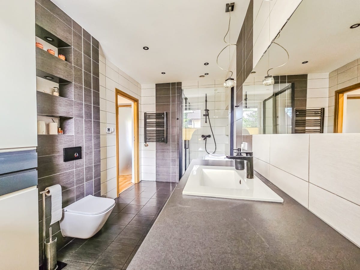 Dom  pokojowe na Sprzedaż