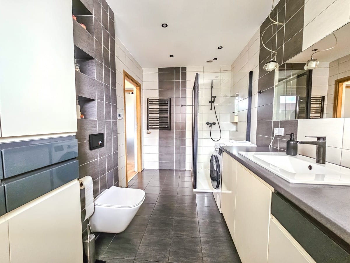 Dom  pokojowe na Sprzedaż