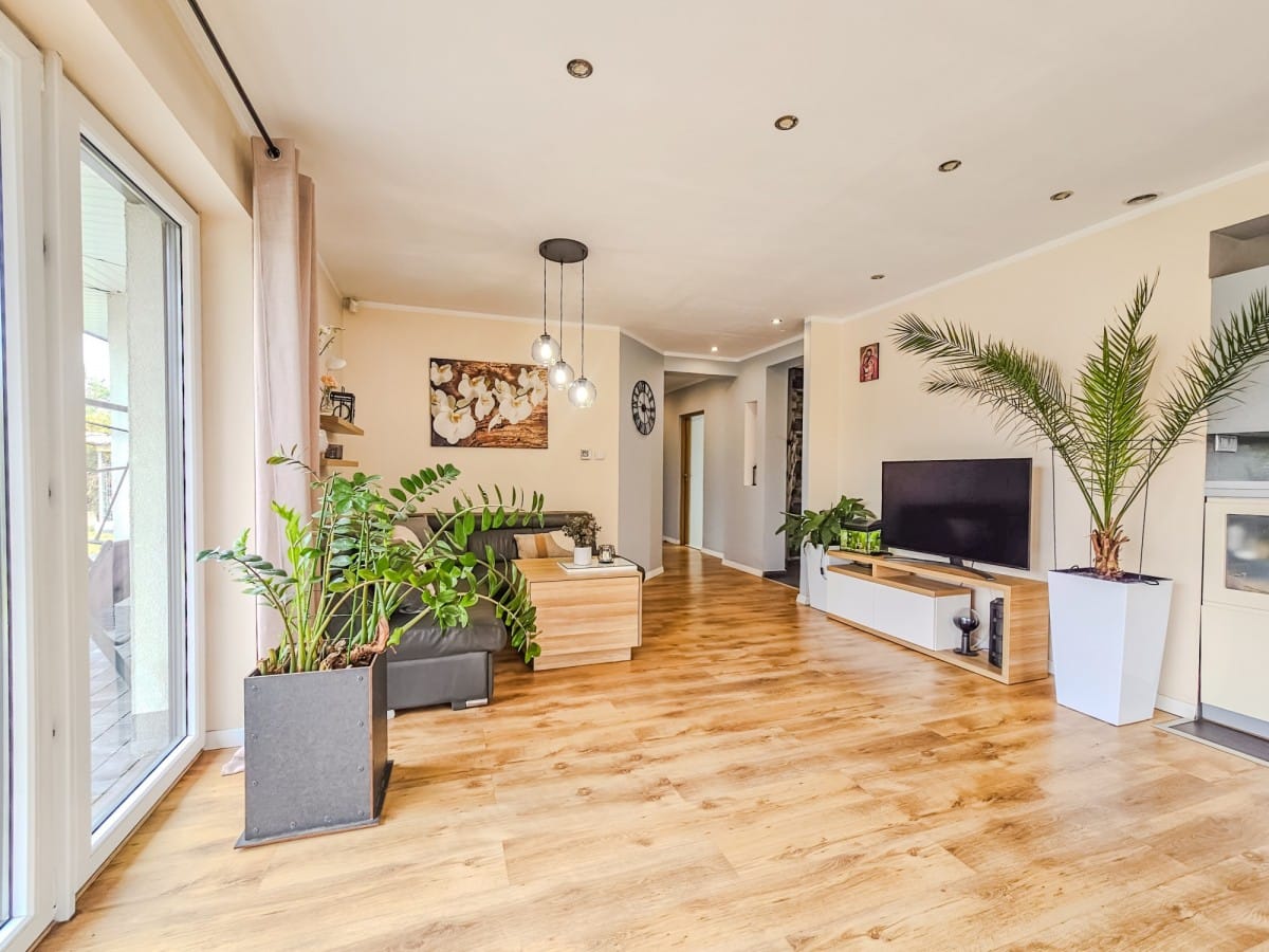 Dom  pokojowe na Sprzedaż