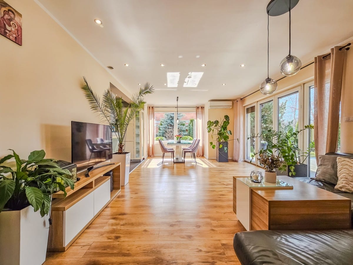 Dom  pokojowe na Sprzedaż