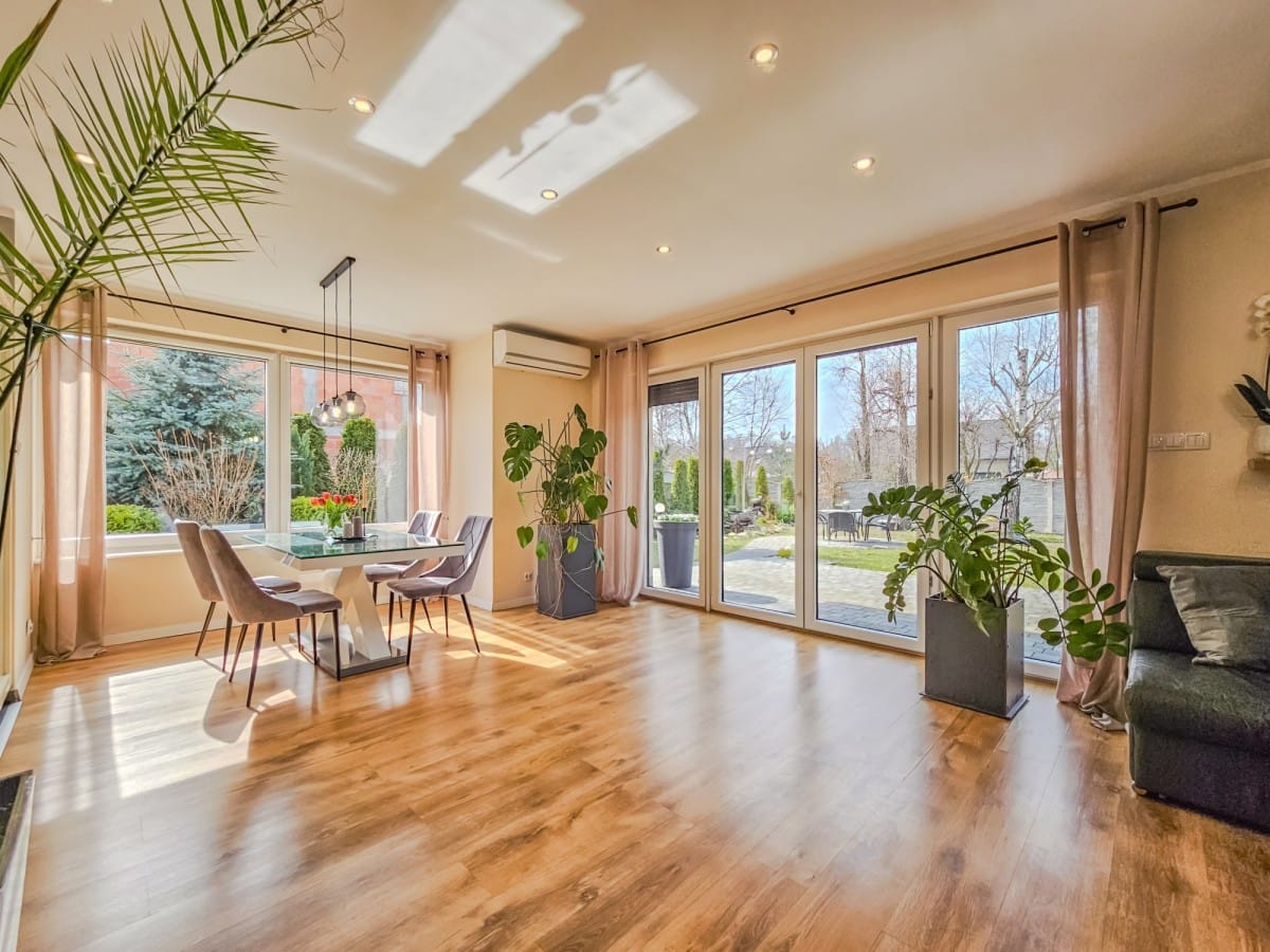 Dom  pokojowe na Sprzedaż