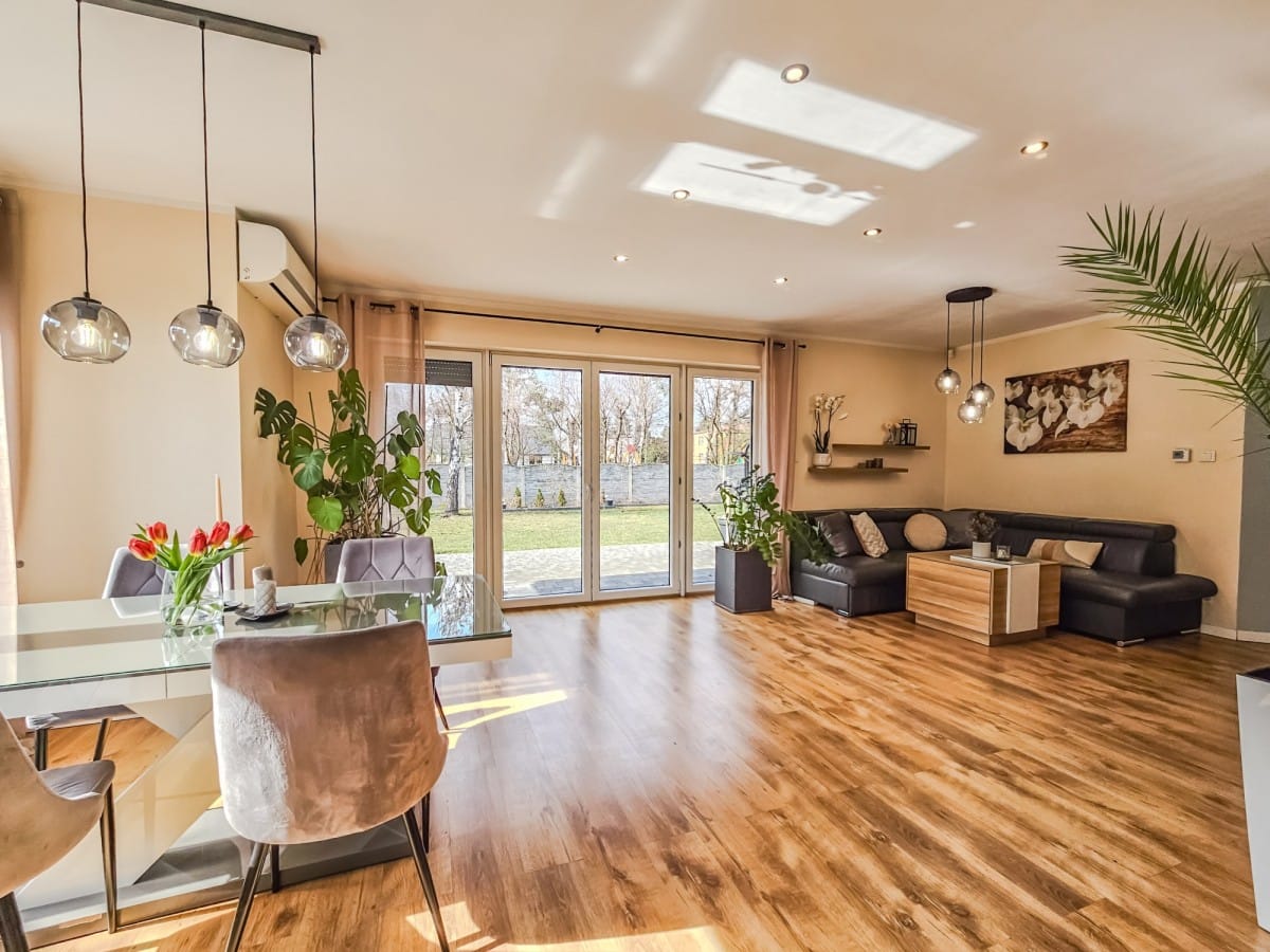 Dom  pokojowe na Sprzedaż