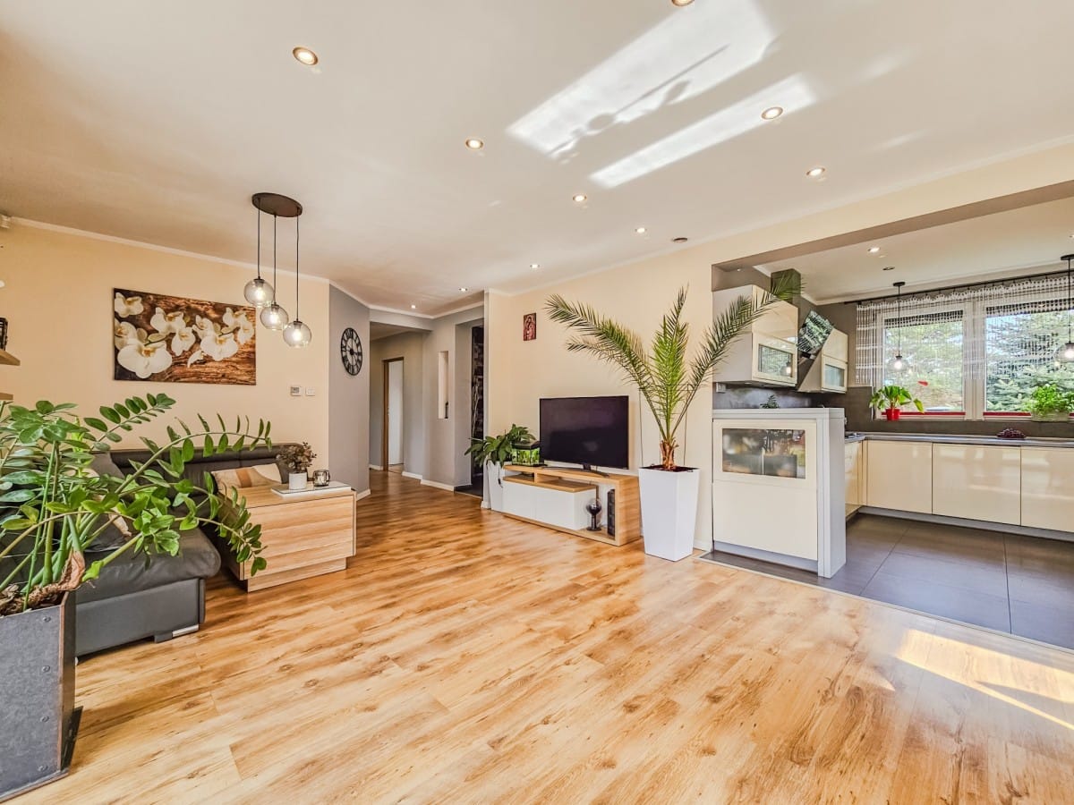 Dom  pokojowe na Sprzedaż