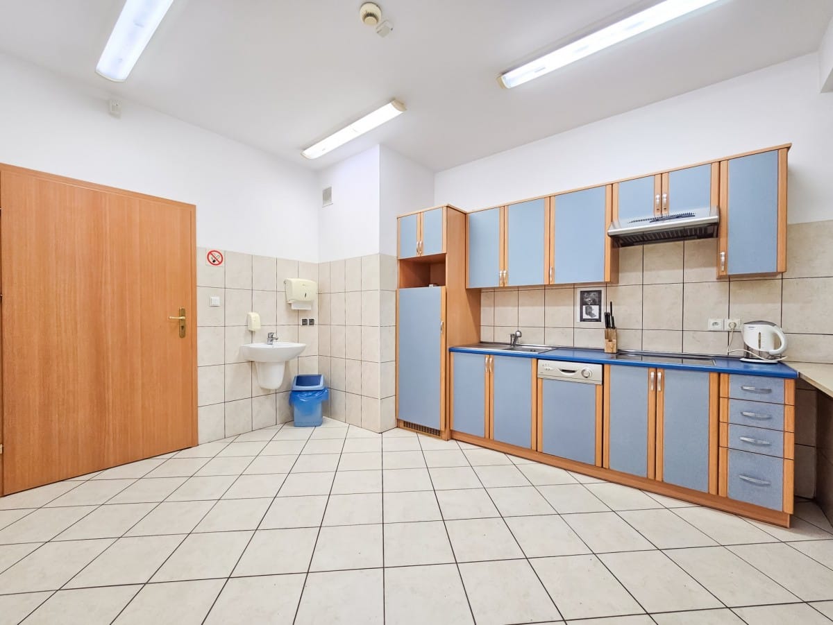 Lokal użytkowy  pokojowe na Sprzedaż