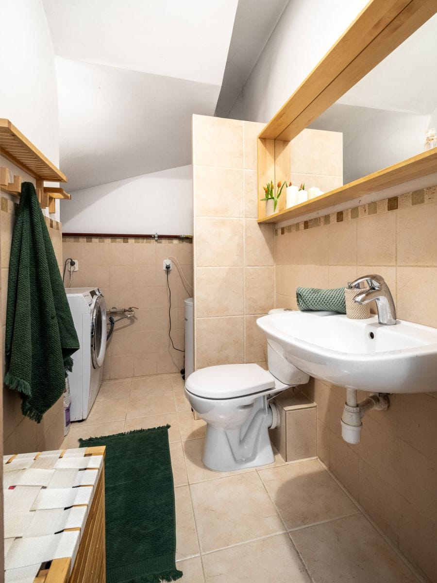 Dom 5 pokojowe na Sprzedaż