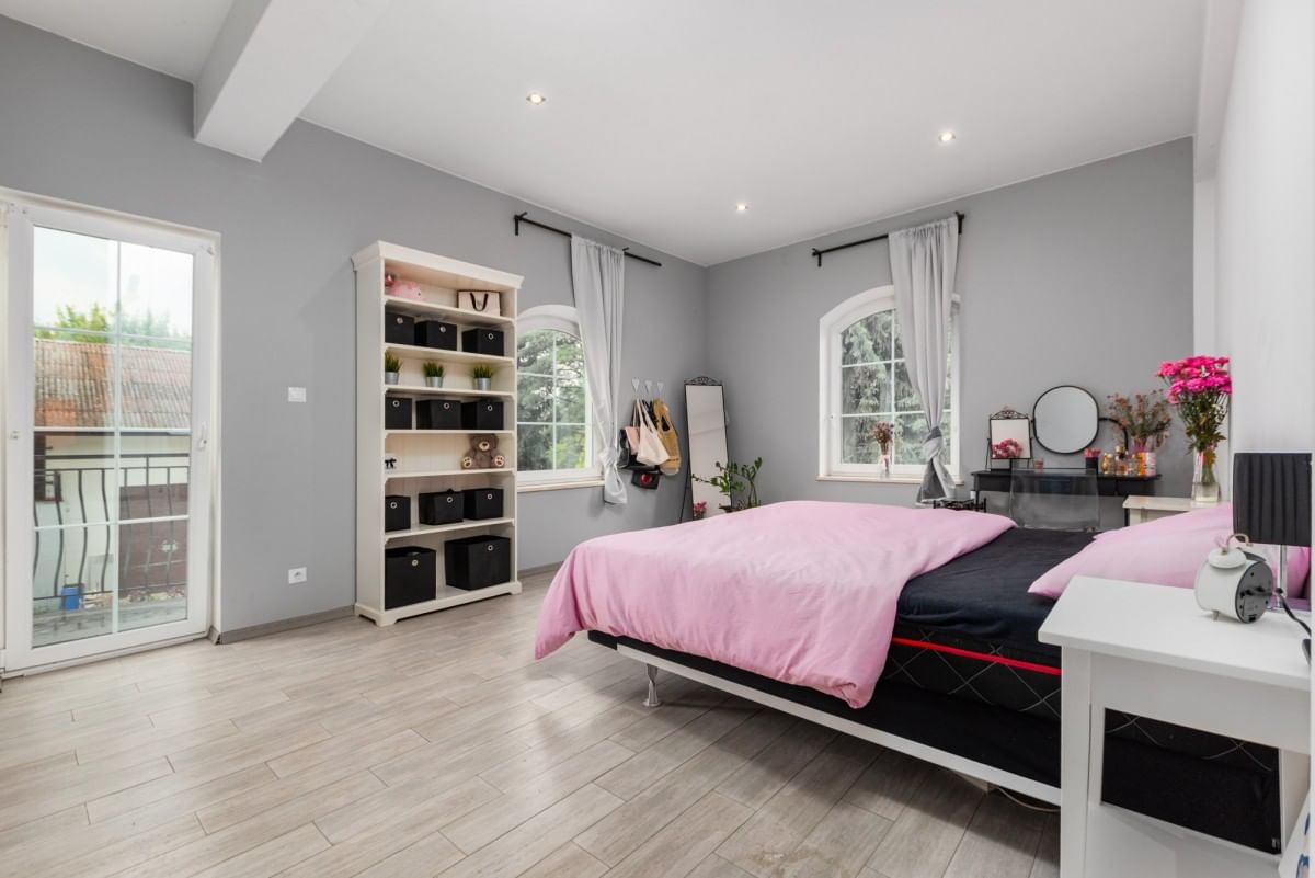 Dom 6 pokojowe na Sprzedaż