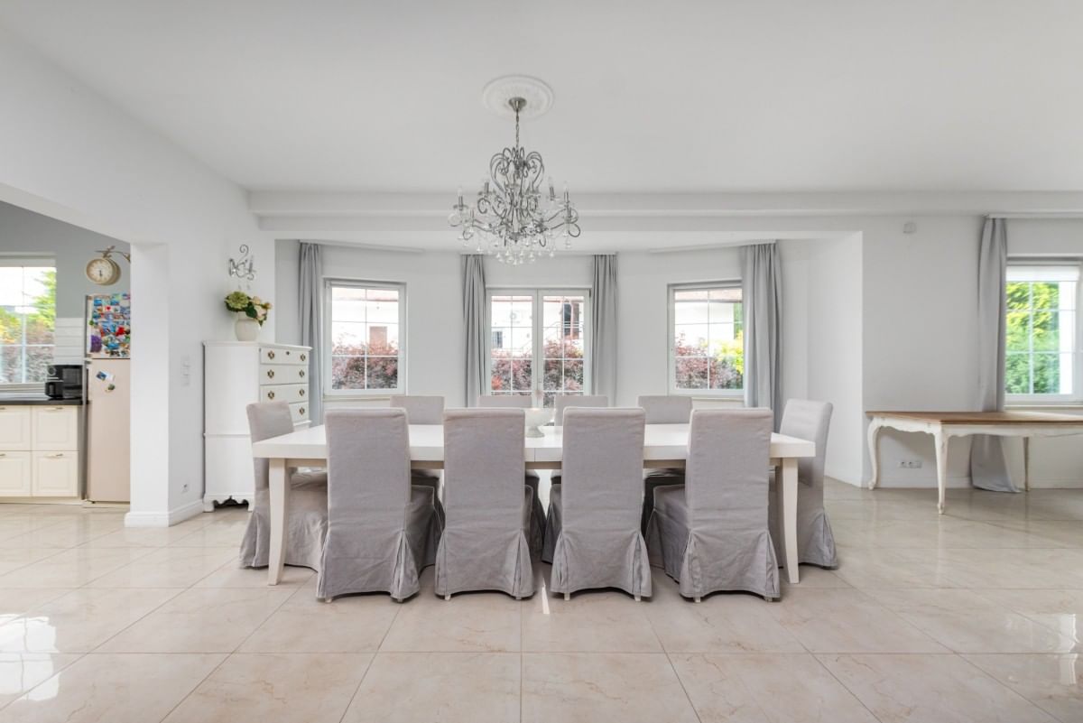 Dom 6 pokojowe na Sprzedaż