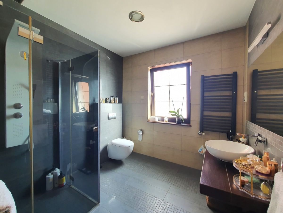 Dom 5 pokojowe na Sprzedaż