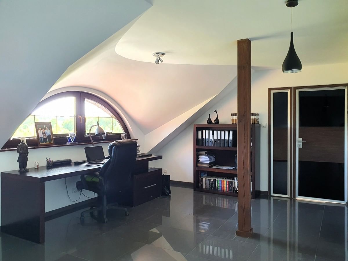 Dom 5 pokojowe na Sprzedaż