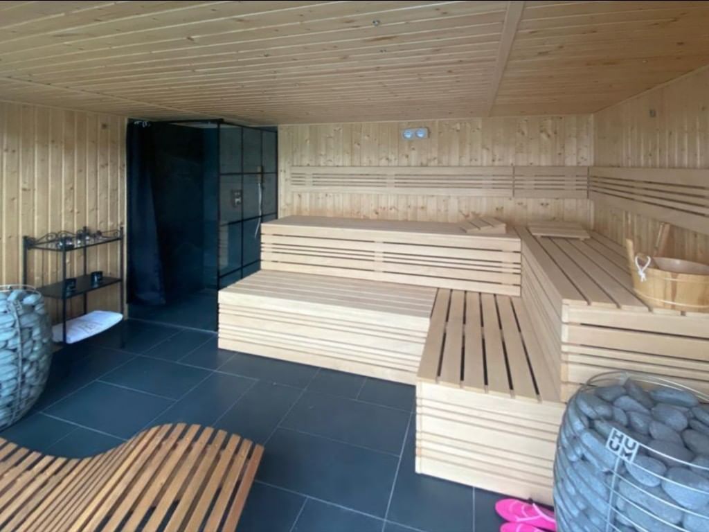 Dom 5 pokojowe na Sprzedaż