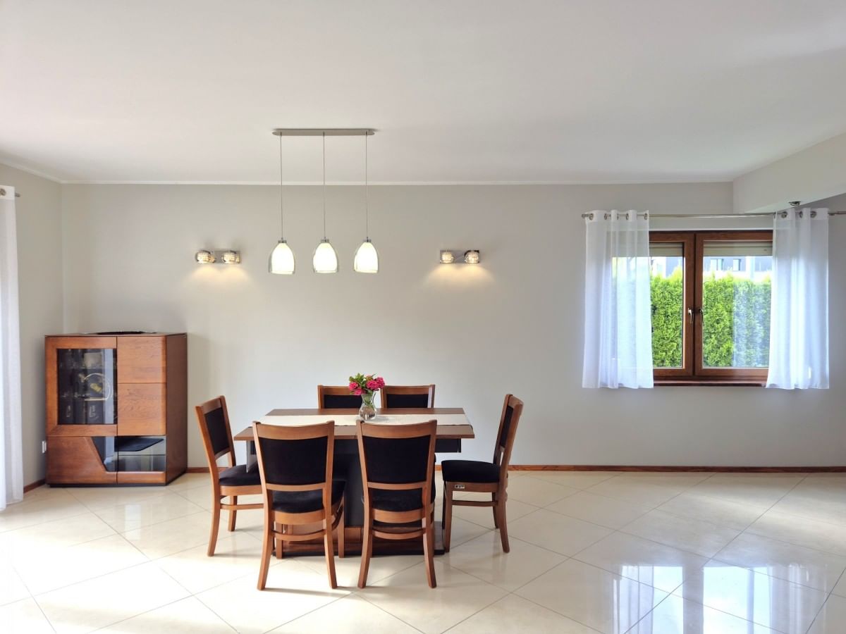 Dom 4 pokojowe na Sprzedaż