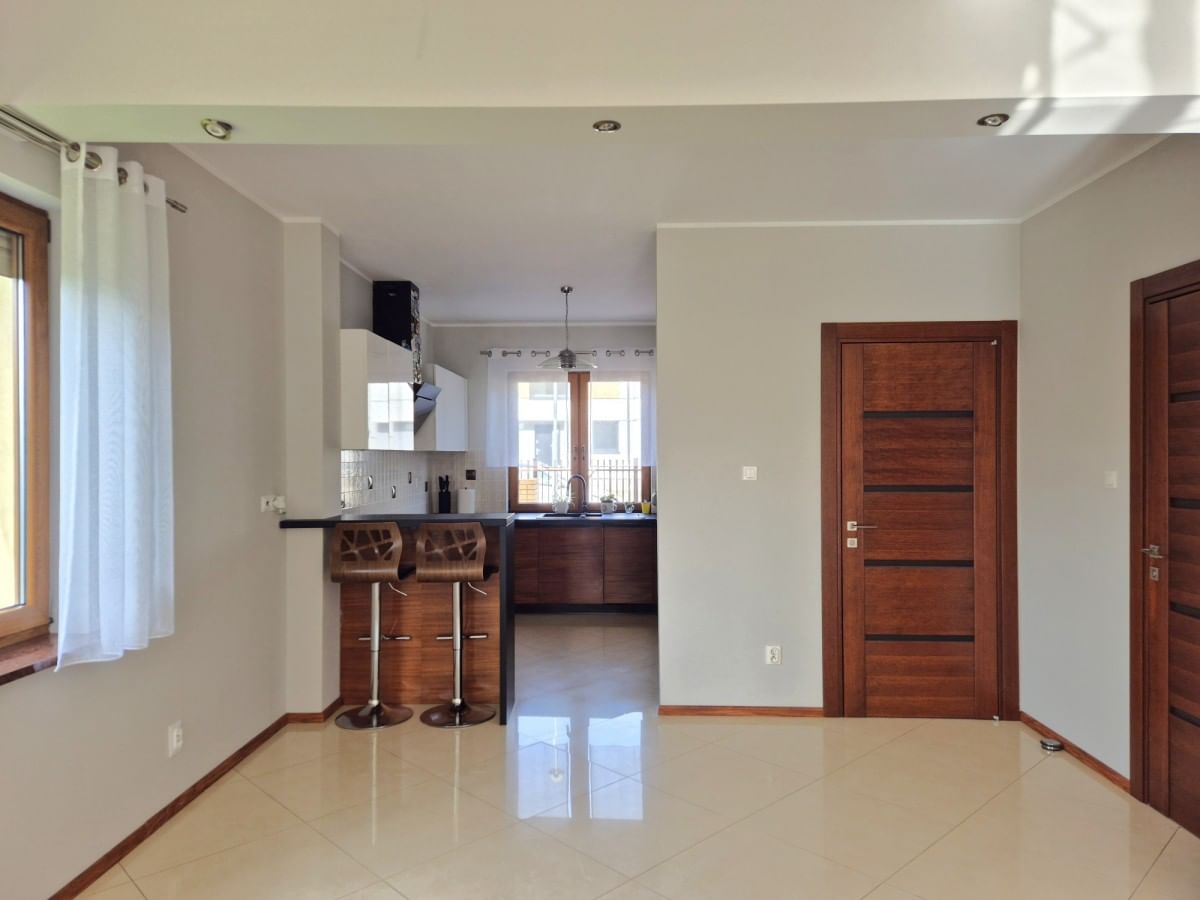 Dom 4 pokojowe na Sprzedaż