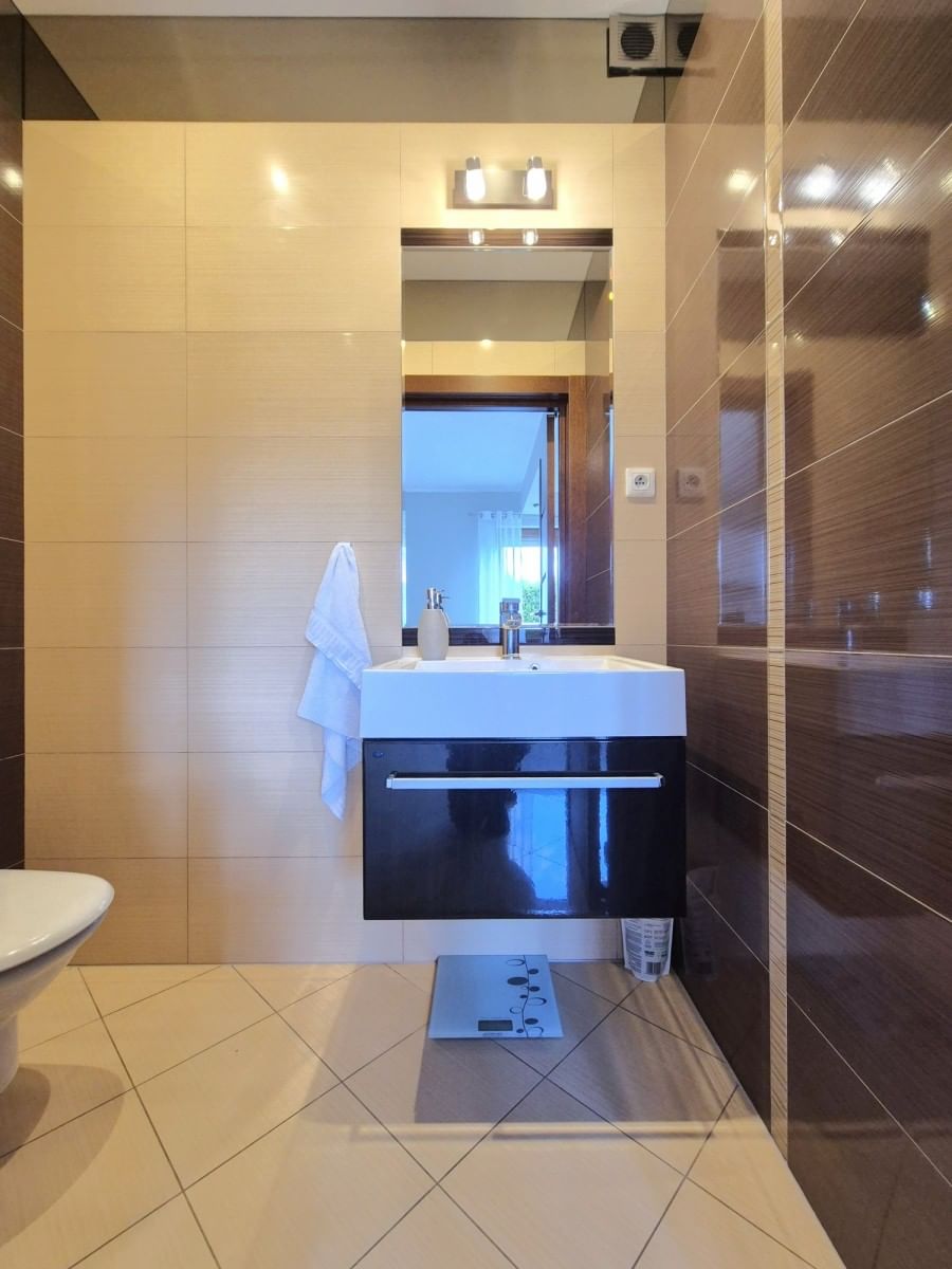 Dom 4 pokojowe na Sprzedaż