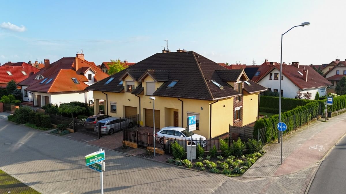 Dom 4 pokojowe na Sprzedaż