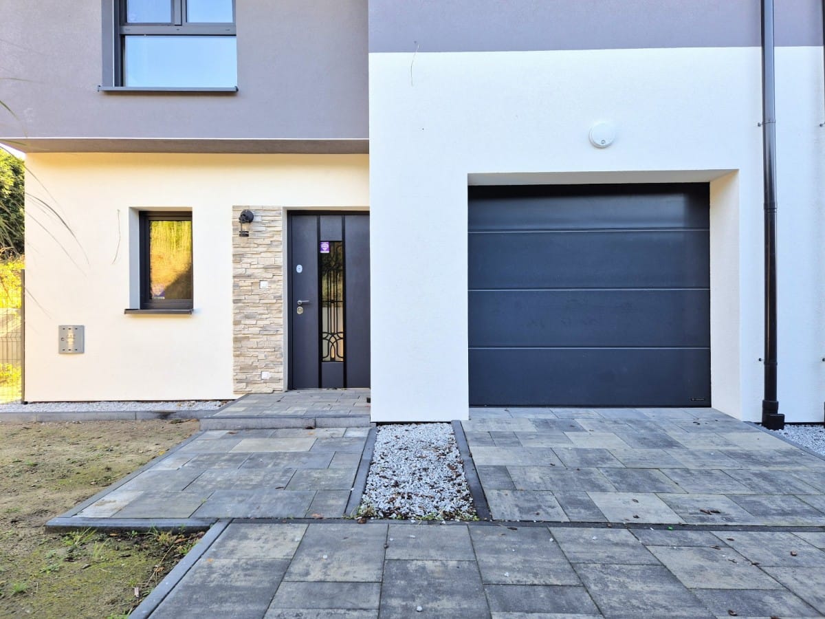 Dom 5 pokojowe na Sprzedaż