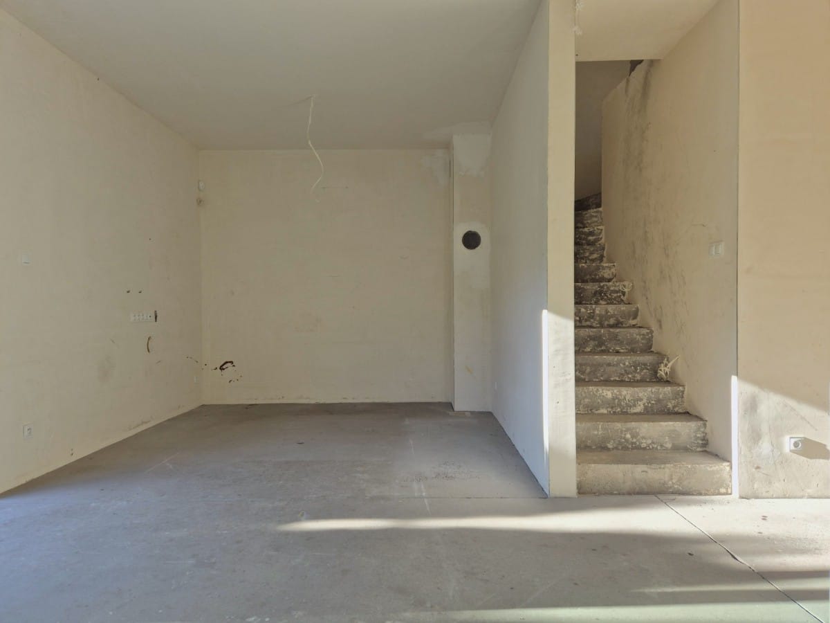 Dom 5 pokojowe na Sprzedaż