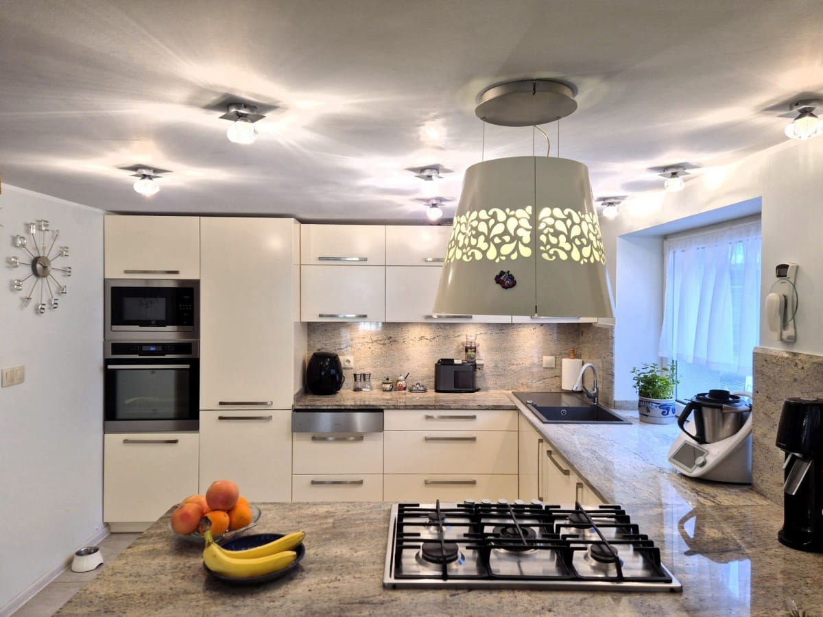 Dom 10 pokojowe na Sprzedaż