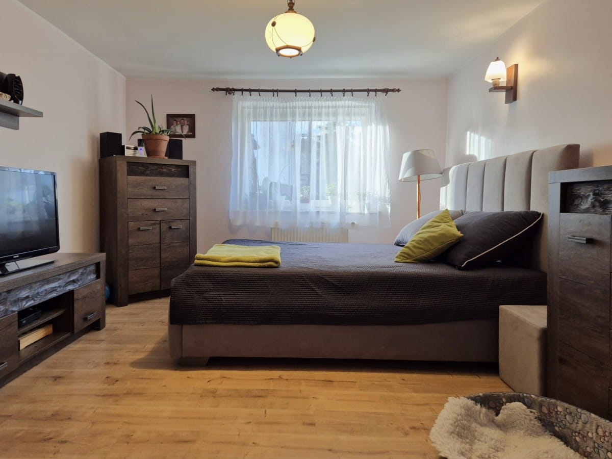 Dom 10 pokojowe na Sprzedaż