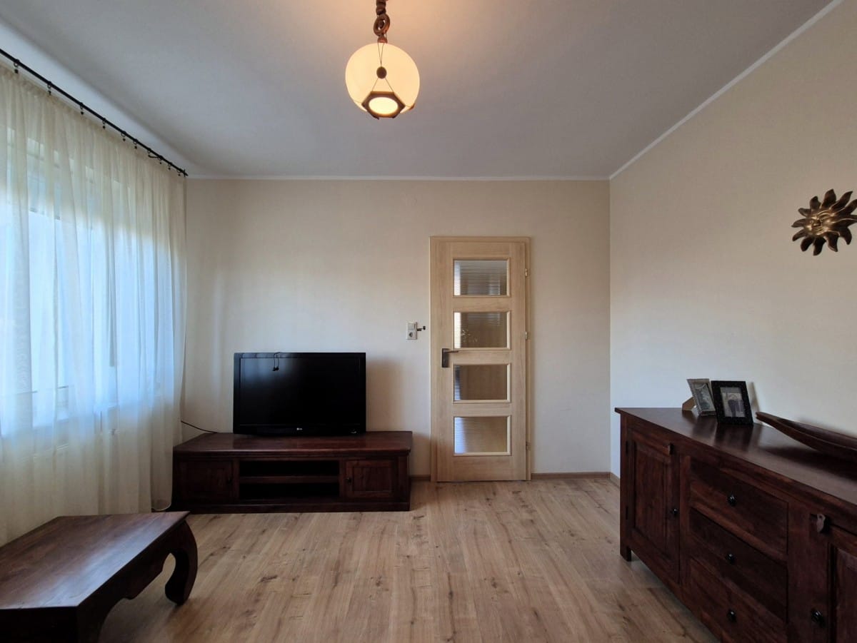 Dom 10 pokojowe na Sprzedaż