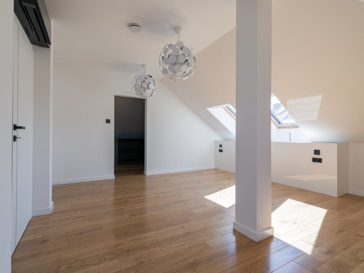 Dom 6 pokojowe na Sprzedaż