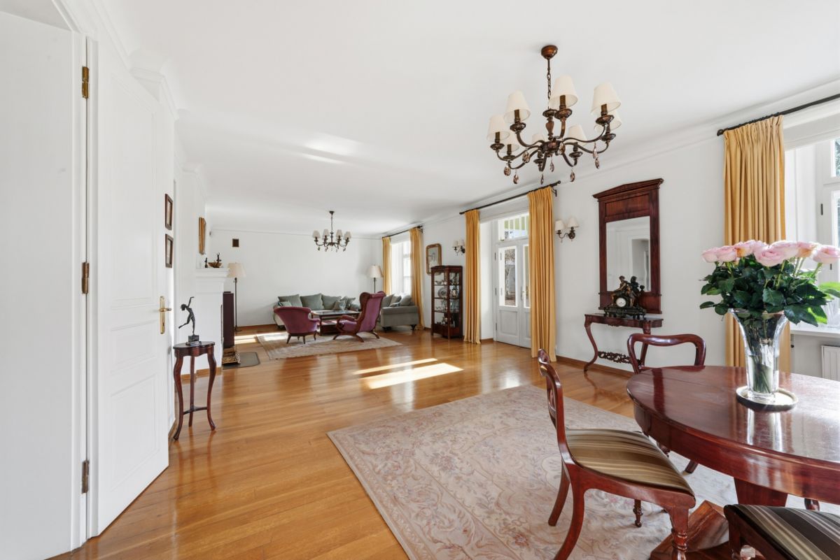 Dom 7 pokojowe na Sprzedaż