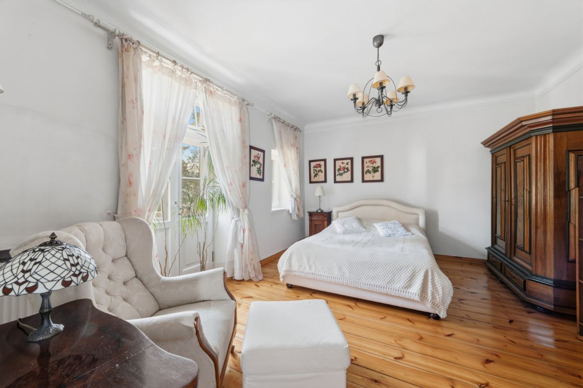 Dom 7 pokojowe na Sprzedaż