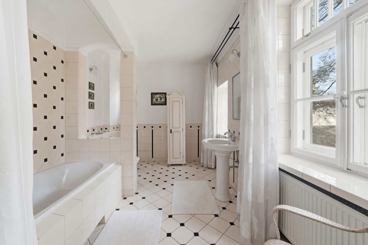 Dom 7 pokojowe na Sprzedaż