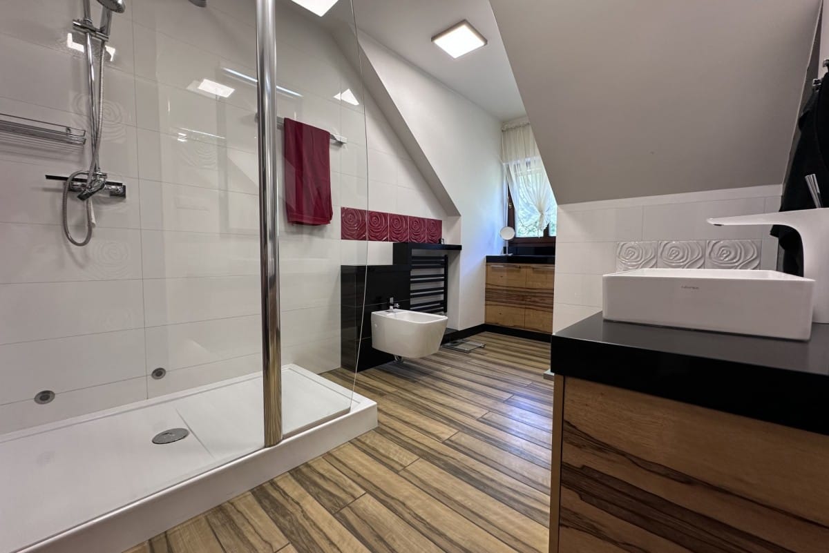 Dom 5 pokojowe na Sprzedaż