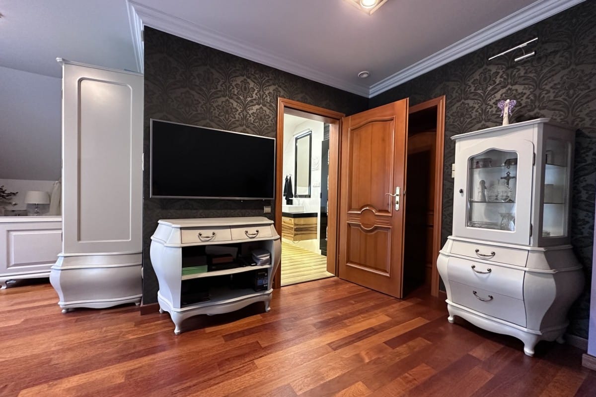 Dom 5 pokojowe na Sprzedaż