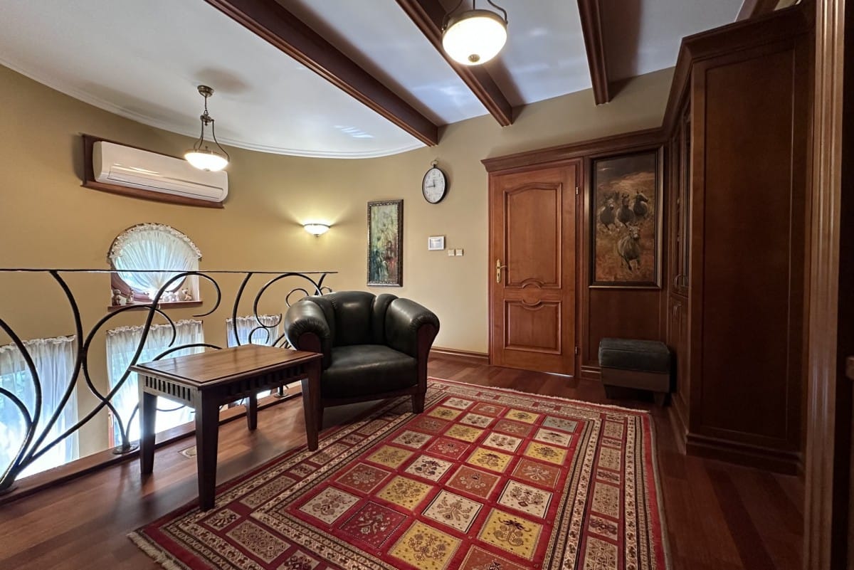 Dom 5 pokojowe na Sprzedaż