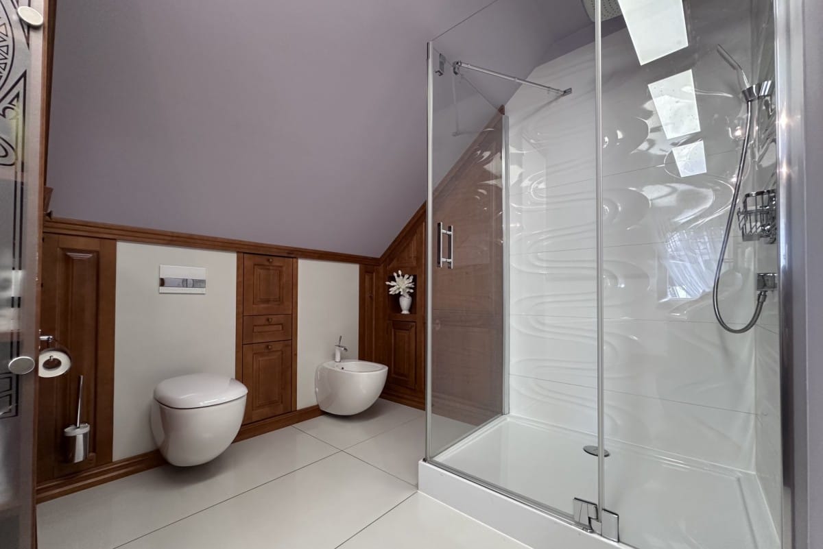 Dom 5 pokojowe na Sprzedaż