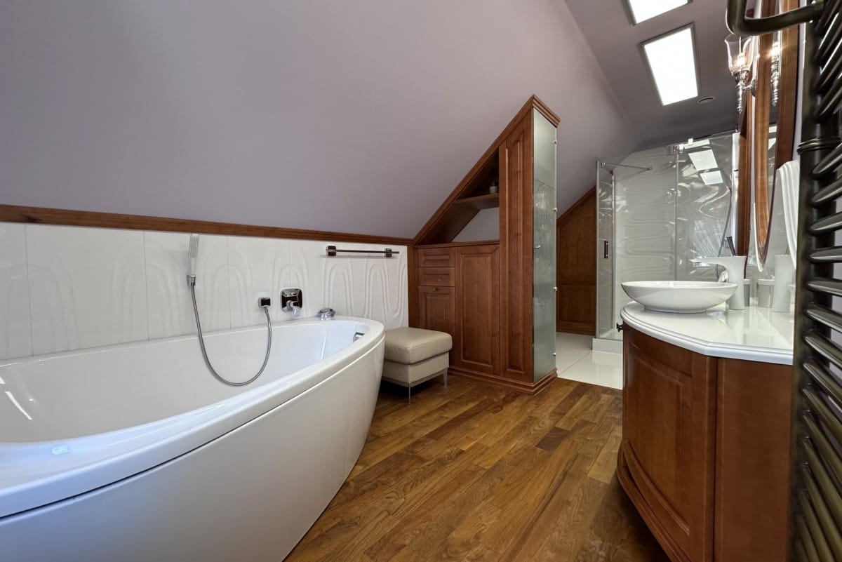 Dom 5 pokojowe na Sprzedaż