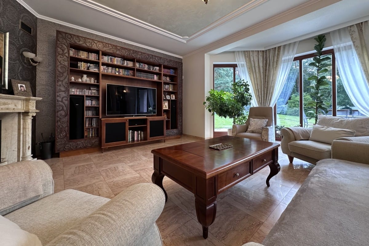 Dom 5 pokojowe na Sprzedaż