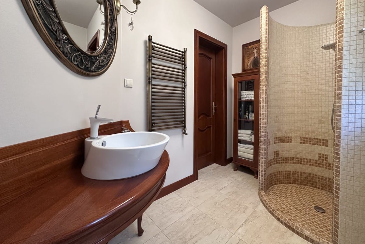 Dom 5 pokojowe na Sprzedaż