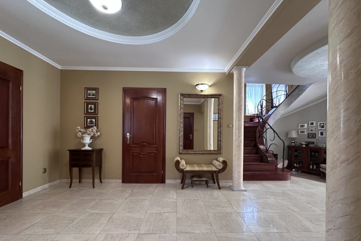 Dom 5 pokojowe na Sprzedaż