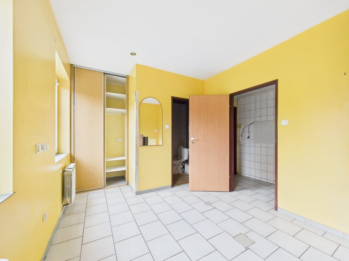 Dom 19 pokojowe na Sprzedaż