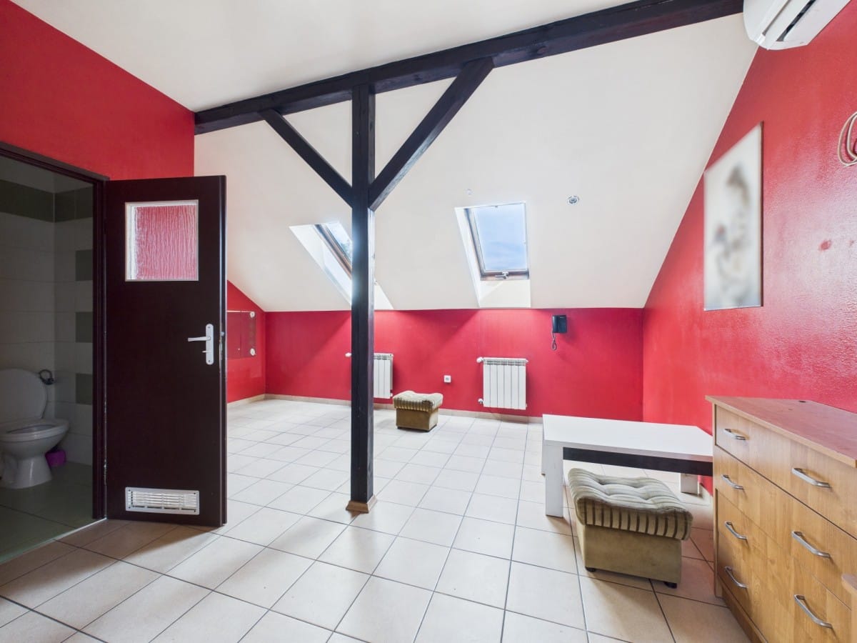 Dom 19 pokojowe na Sprzedaż