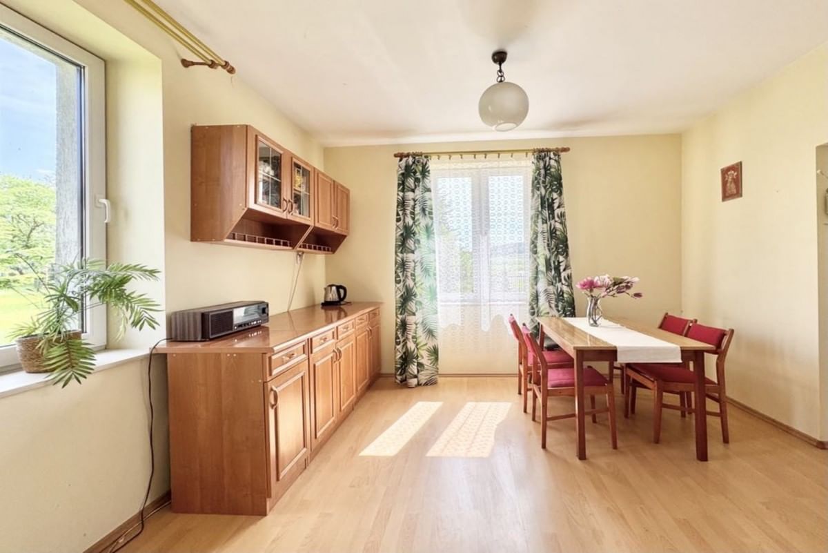 Dom 4 pokojowe na Sprzedaż