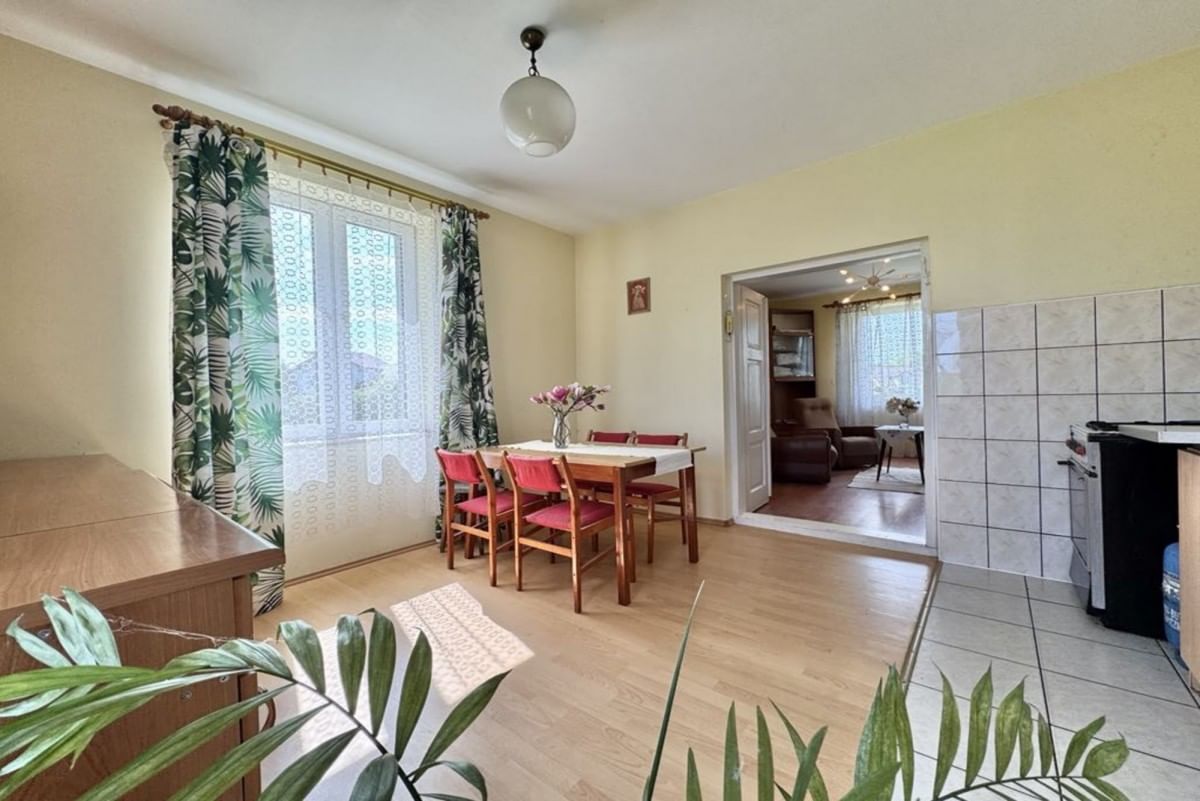 Dom 4 pokojowe na Sprzedaż