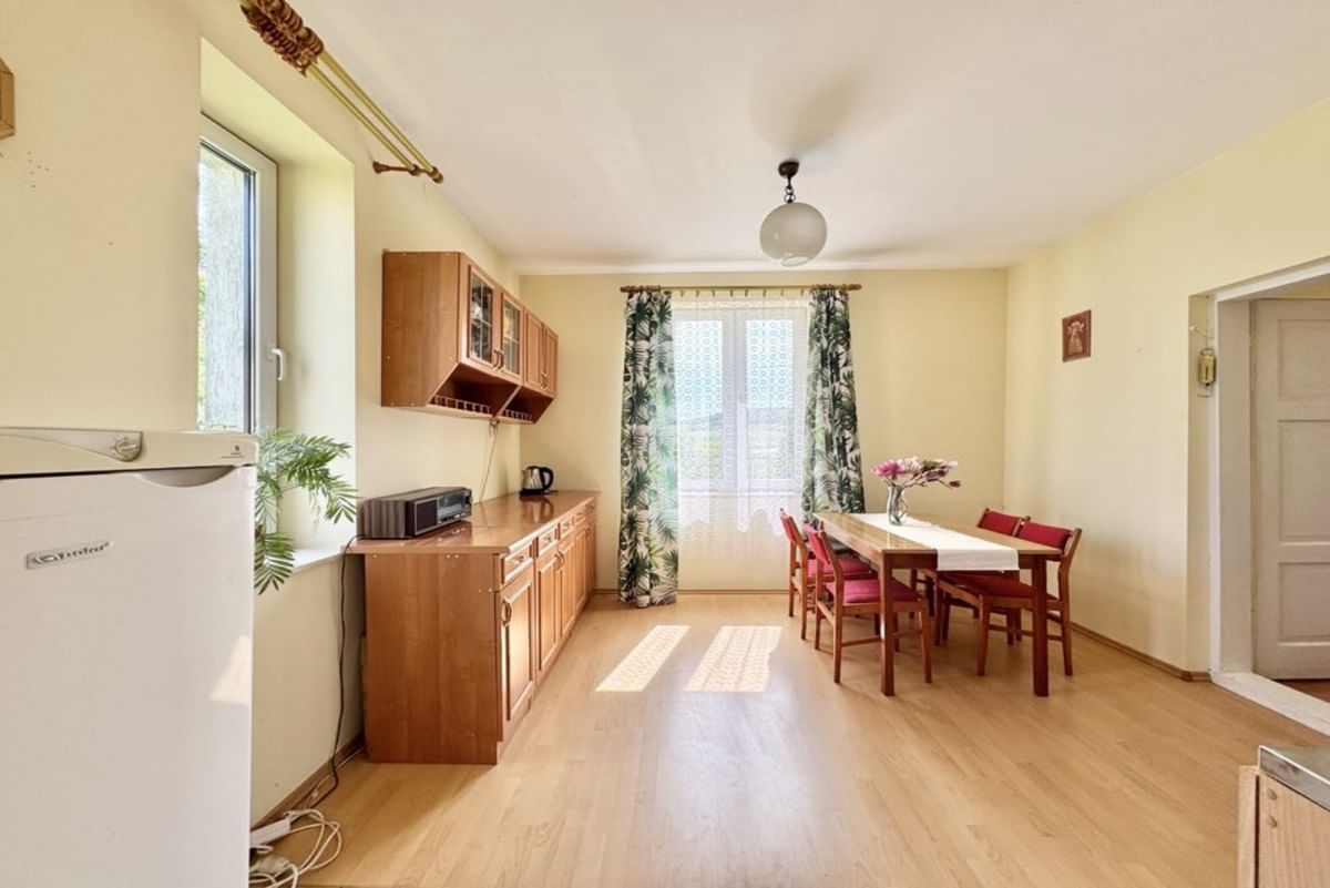 Dom 4 pokojowe na Sprzedaż