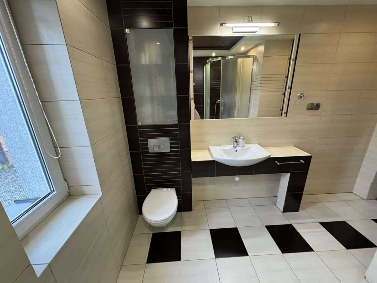 Dom  pokojowe na Sprzedaż