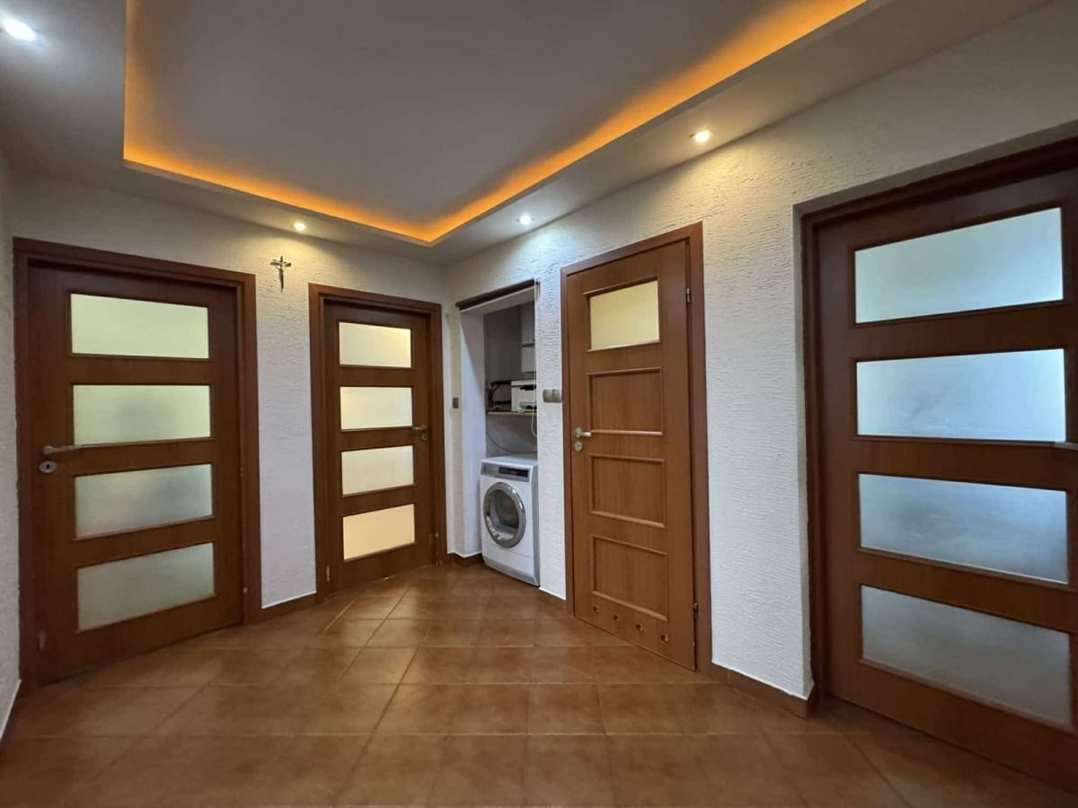 Dom  pokojowe na Sprzedaż