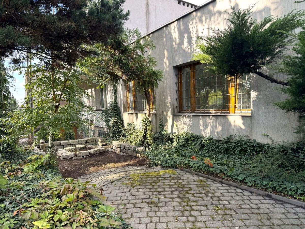 Lokal użytkowy  pokojowe na Sprzedaż